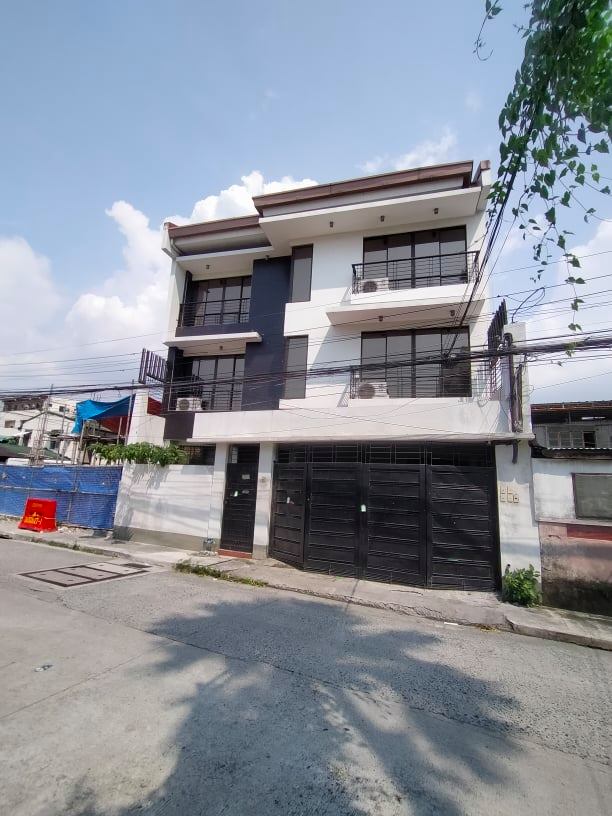 Makati City 165 sq mtrs , 3.5floors in 2945 kakaring street, Brgy ...