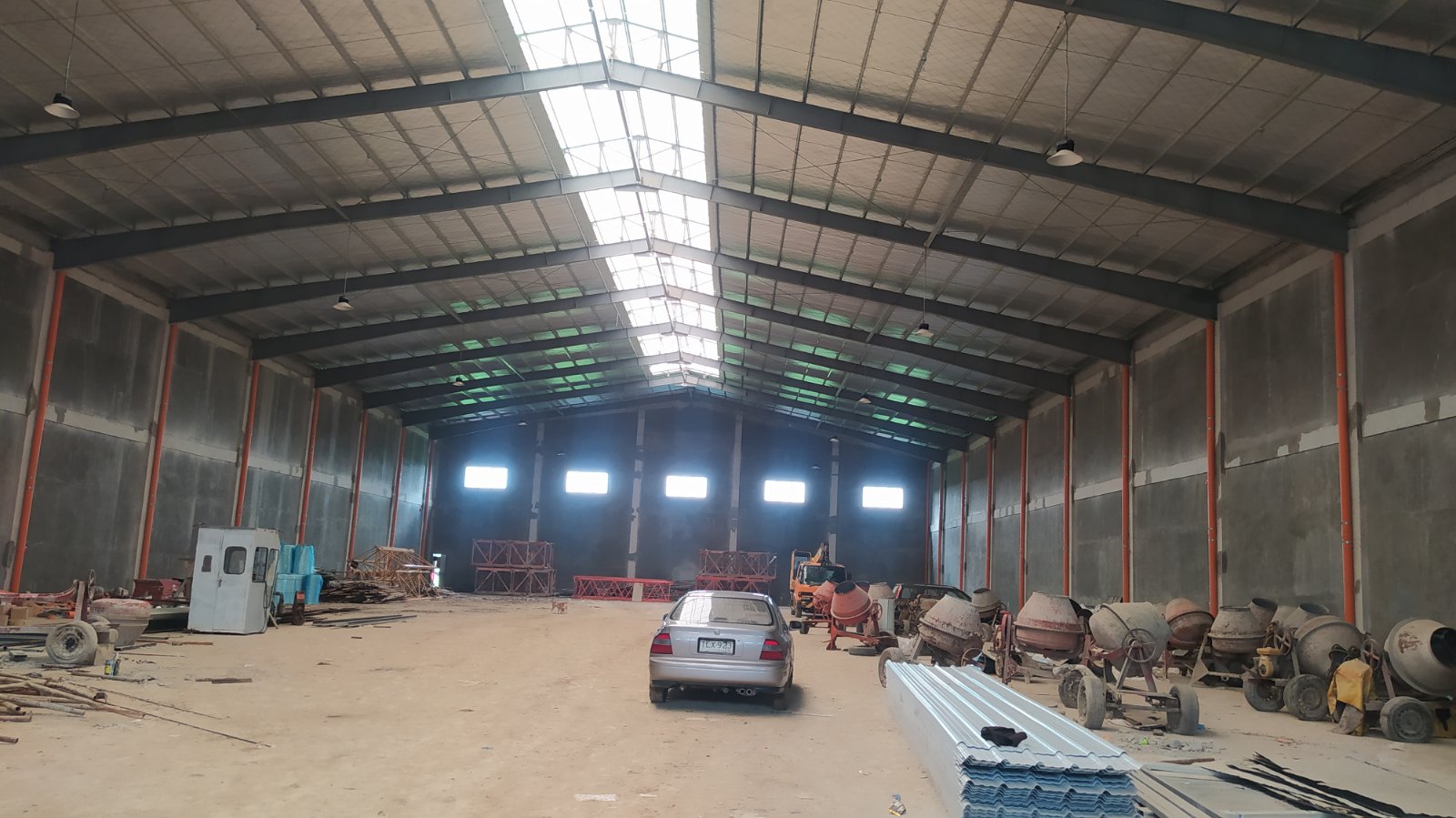 1-800-square-meter-warehouse-with-insulated-roof-for-rent-in-bustos