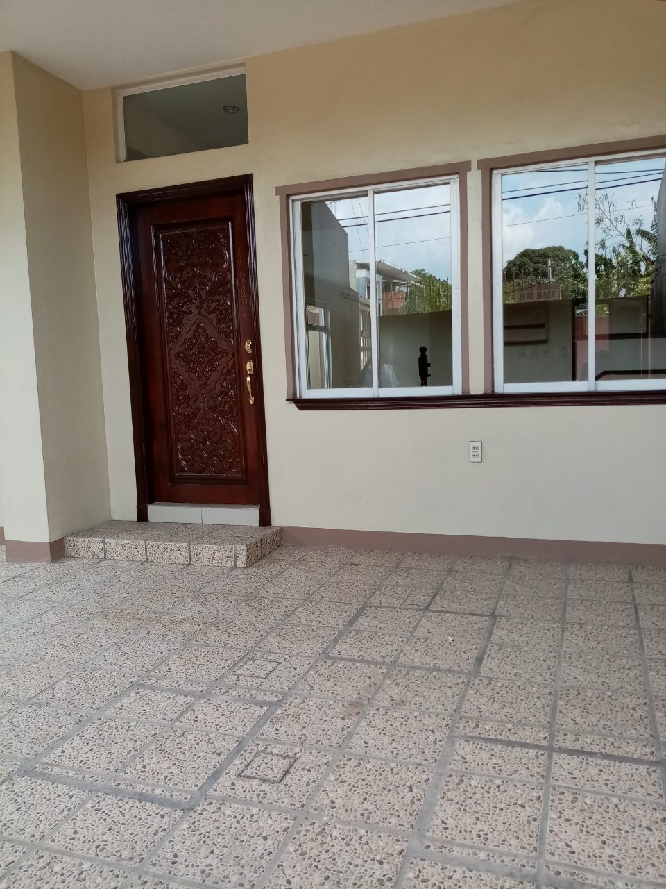 Bahay Toro Quezon city 3Storey townhouse with 2 car garage for Sale JN