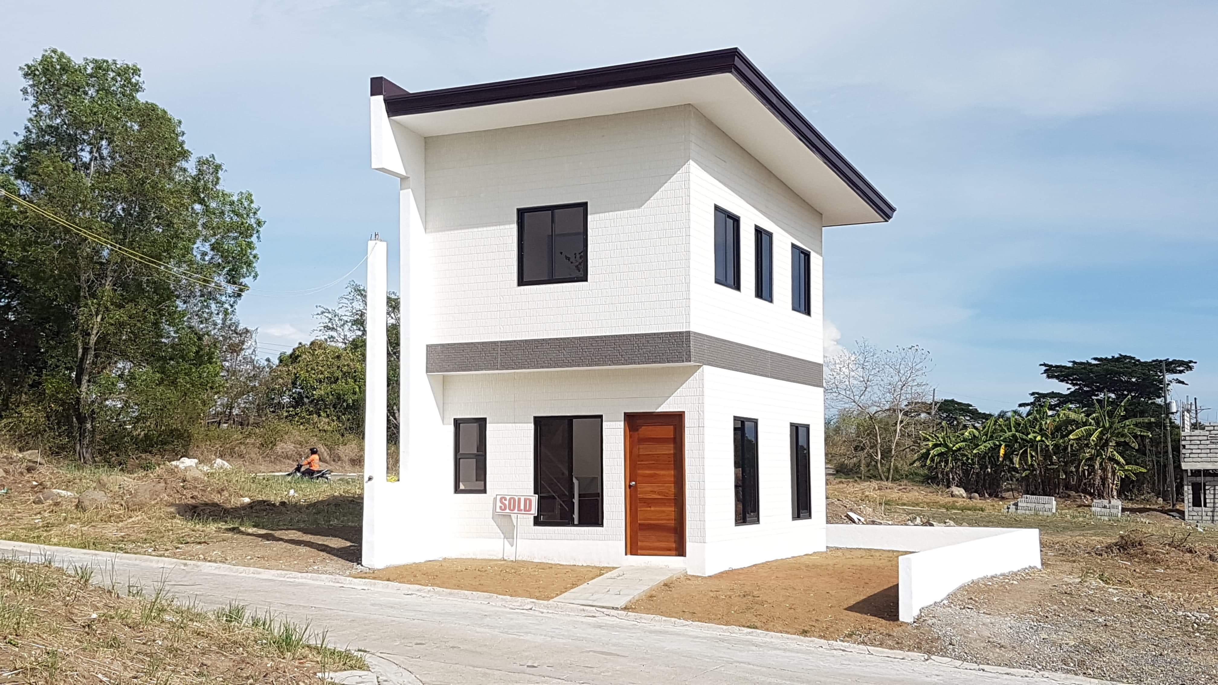 House and Lot Single Attached at Eastridge Golf Villas Binangonan Rizal