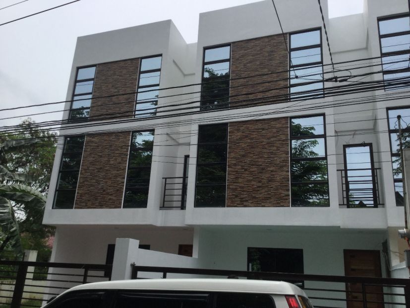 Thru PagIbig Townhouse For Sale Located in Dahlia West Fairview Quezon