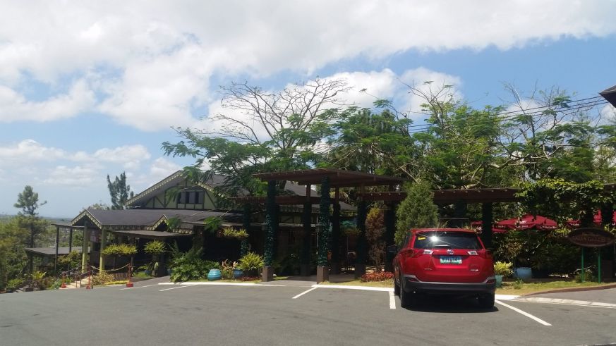 Overlooking Tagaytay House for Rent Vacant Lot for Sale in Crosswinds Tagaytay 